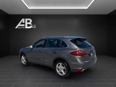Porsche Cayenne S 400 PS — SUV premium all-terrain, transmission intégrale performante — arrière
