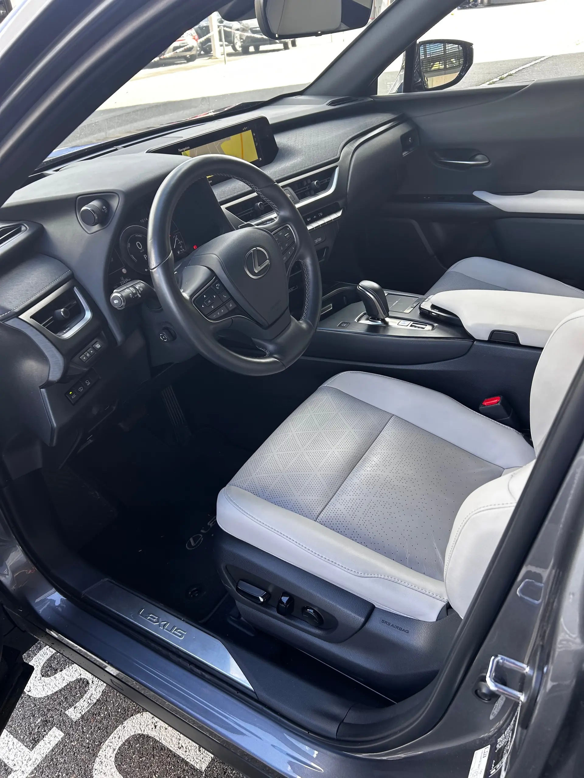 Lexus UX 2022 occasion Chatel st Denis — 3