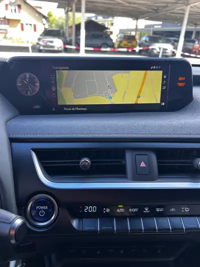 Lexus UX 300e Excellence — SUV électrique premium, 22700 km seulement — Miniature 7