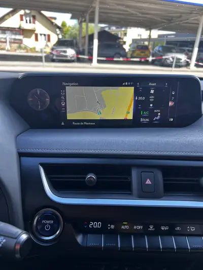 Lexus UX 300e Excellence — SUV électrique premium, 22700 km seulement — Miniature 13