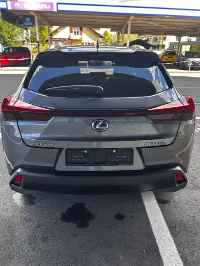 Lexus UX 300e Excellence — SUV électrique premium, 22700 km seulement — Miniature 14