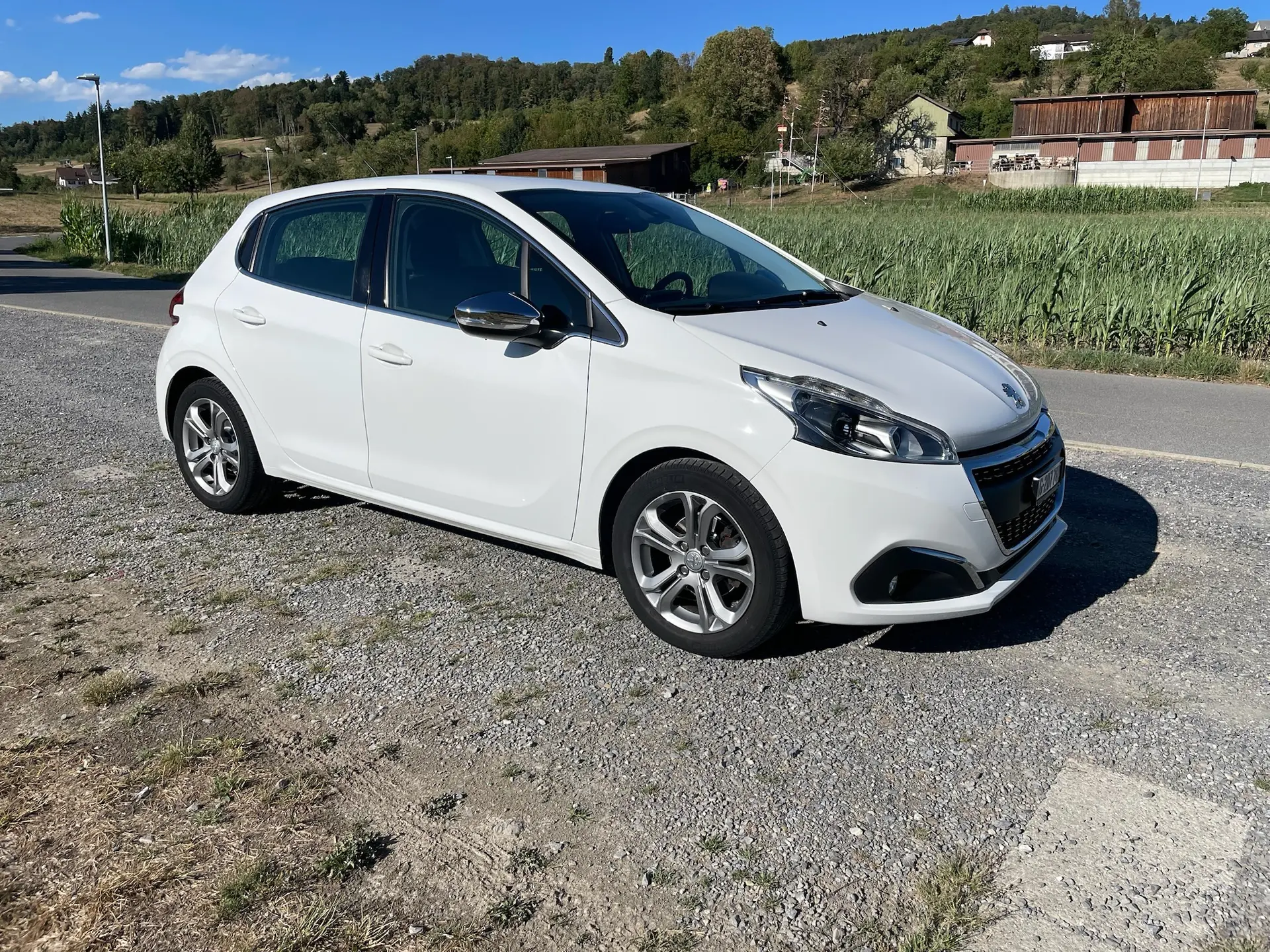 Peugeot 208 1.2 PureTech Allure — Citadine automatique, équipée et économique