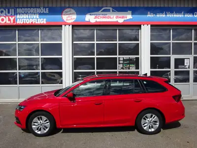Skoda Octavia Combi 2.0 TDI DSG 4x4 — Break polyvalent avec transmission intégrale et 132 000 km — détail