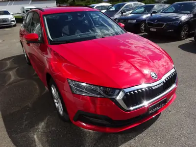 Skoda Octavia Combi 2.0 TDI DSG 4x4 — Break polyvalent avec transmission intégrale et 132 000 km — intérieur