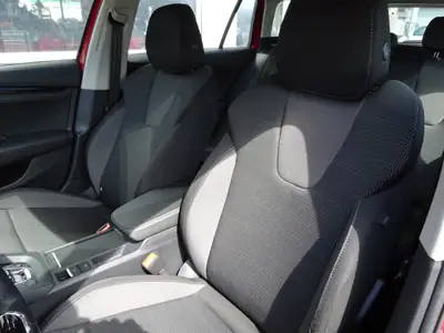 Skoda Octavia Combi 2.0 TDI DSG 4x4 — Break polyvalent avec transmission intégrale et 132 000 km — Miniature 7