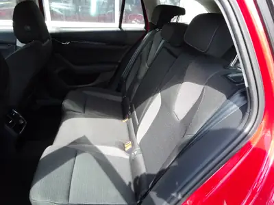 Skoda Octavia Combi 2.0 TDI DSG 4x4 — Break polyvalent avec transmission intégrale et 132 000 km — Miniature 13