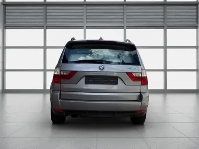 BMW X3 xDrive 20i — SUV robuste, entretien récent, garantie incluse — tableau de bord
