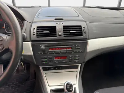 BMW X3 xDrive 20i — SUV robuste, entretien récent, garantie incluse — Miniature 10
