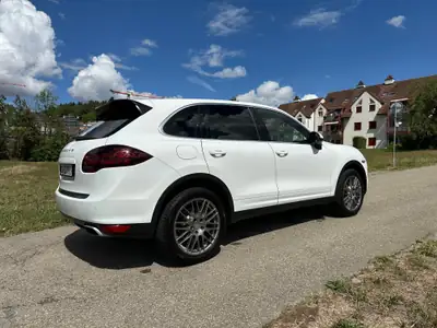 Porsche Cayenne 3.0 V6 TDI — SUV premium diesel, 4x4 intégral et équipements haut de gamme — cruscotto
