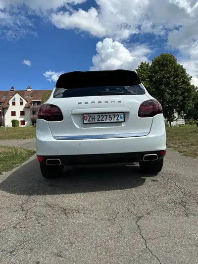 Porsche Cayenne 3.0 V6 TDI — SUV premium diesel, 4x4 intégral et équipements haut de gamme — Miniatura 8