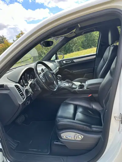 Porsche Cayenne 3.0 V6 TDI — SUV premium diesel, 4x4 intégral et équipements haut de gamme — Miniatura 10