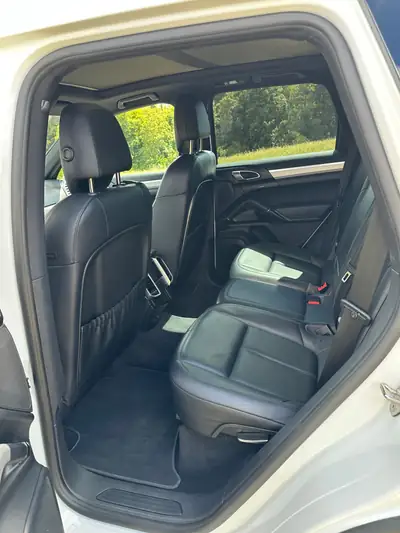 Porsche Cayenne 3.0 V6 TDI — SUV premium diesel, 4x4 intégral et équipements haut de gamme — Miniatura 11