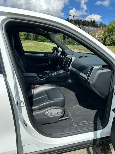 Porsche Cayenne 3.0 V6 TDI — SUV premium diesel, 4x4 intégral et équipements haut de gamme — Miniatura 12