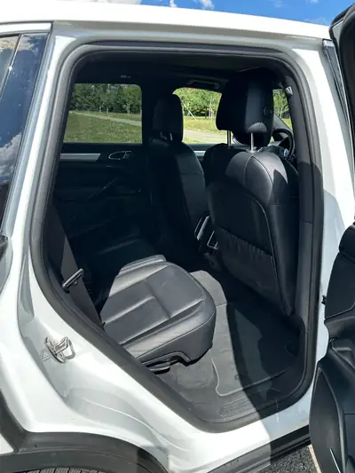 Porsche Cayenne 3.0 V6 TDI — SUV premium diesel, 4x4 intégral et équipements haut de gamme — Miniatura 13