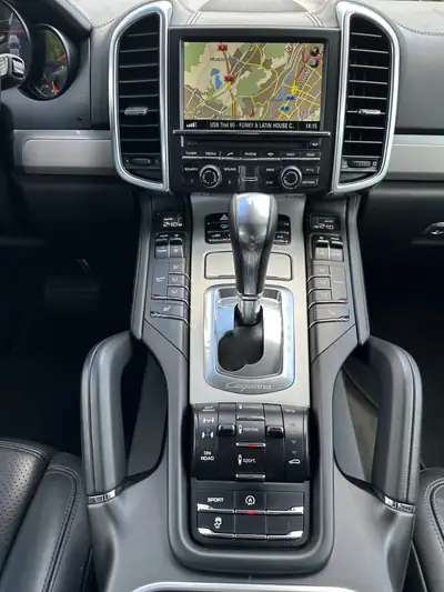 Porsche Cayenne 3.0 V6 TDI — SUV premium diesel, 4x4 intégral et équipements haut de gamme — Miniatura 15
