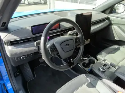 Ford Mustang MACH-E GT AWD — SUV électrique haute performance, 59'900 km seulement — Miniature 8