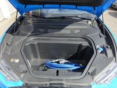 Ford Mustang MACH-E GT AWD — SUV électrique haute performance, 59'900 km seulement — Miniature 13