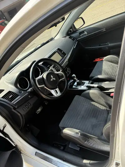 Mitsubishi Lancer 2.0 T MIVEC Evolution MR — Performance sportive 367 ch, 82000 km — Miniatura 9