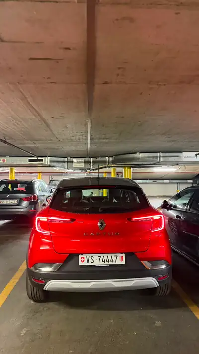 Renault Captur 1.3 TCe 140 Intens — Citadin dynamique, rouge pétillant, 35'000 km — côté