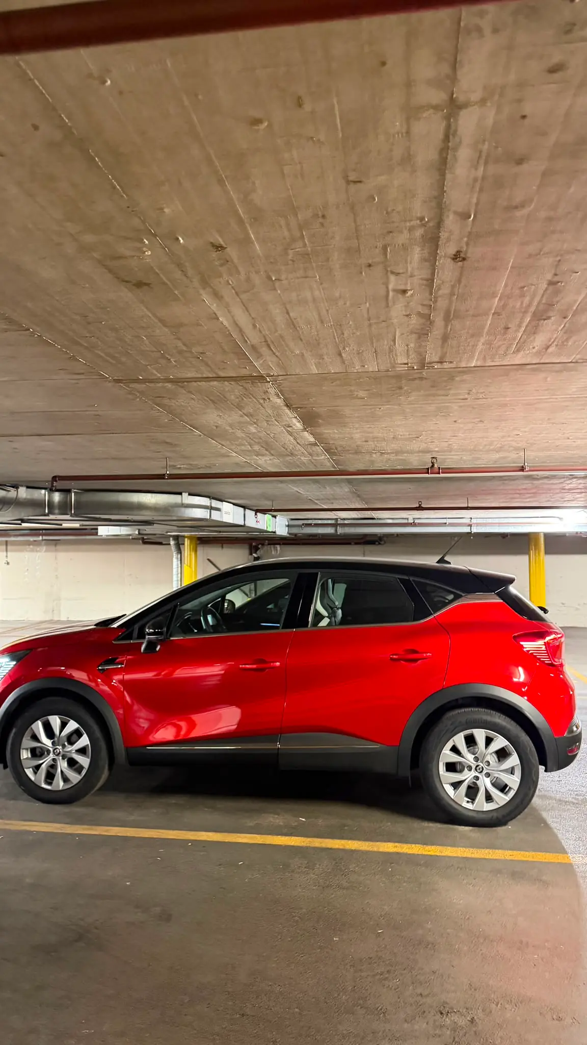 Renault Captur 1.3 TCe 140 Intens — Citadin dynamique, rouge pétillant, 35'000 km