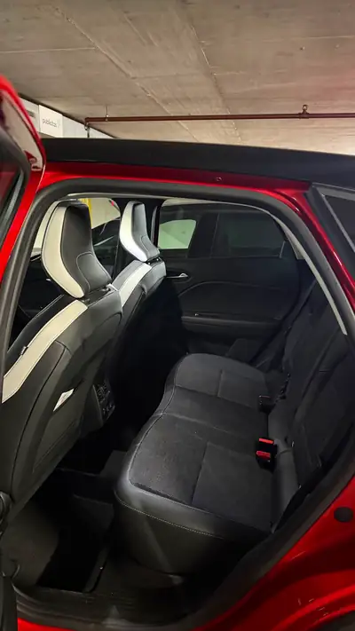 Renault Captur 1.3 TCe 140 Intens — Citadin dynamique, rouge pétillant, 35'000 km — tableau de bord
