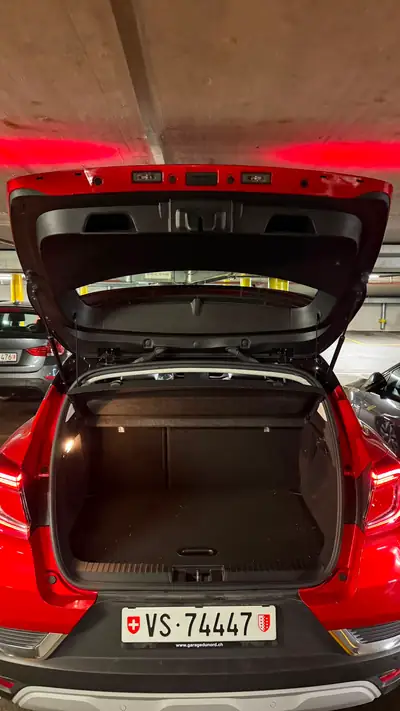 Renault Captur 1.3 TCe 140 Intens — Citadin dynamique, rouge pétillant, 35'000 km — détail