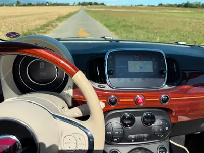 FIAT 500 0.9 TwinAir 105 Riva — Citadine urbaine efficace, très peu kilométrée — Heckansicht