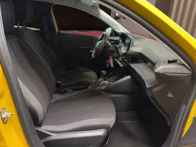 Peugeot 208 1.2 PureTech Active — Citadine agile et économe, 98 000 km — Miniatur 8