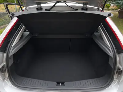 Ford Focus 1.6i 16V Carving — Berline fiable et économique, sans sinistre — cruscotto