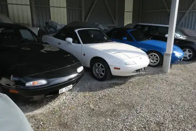 Mazda MX-5 1.8i-16V — Roadster légendaire avec suspension BILSTEIN d'origine — fianco