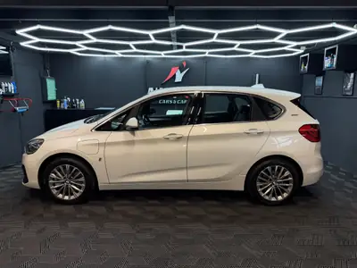 BMW 225xe Active Tourer — Hybride rechargeable, entretien BMW complet, batterie optimale — intérieur