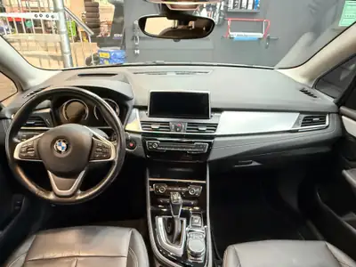 BMW 225xe Active Tourer — Hybride rechargeable, entretien BMW complet, batterie optimale — Miniature 9