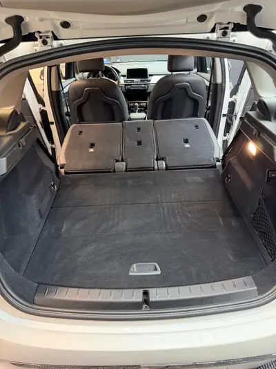 BMW 225xe Active Tourer — Hybride rechargeable, entretien BMW complet, batterie optimale — Miniature 24