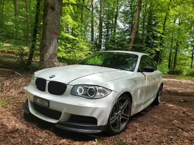 BMW 135i Coupé 2008 — Sportivité pure, moteur 306 ch et transmission manuelle — Innenraum