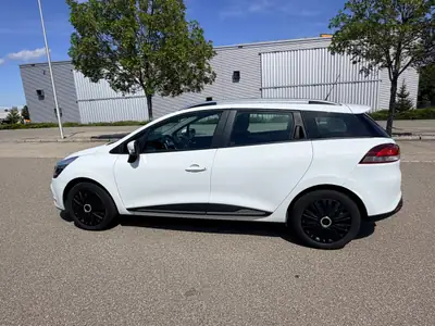 Renault Clio Estate 0.9 TCe Zen — Compacte polyvalente, faible consommation et sans sinistre — rear view