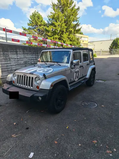 Jeep Wrangler Unlimited 2.8 CRD — SUV 4x4 robuste, moteur diesel puissant, 122'000 km — vista esterna