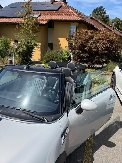 MINI Cooper S Cabrio — Découvrable sportive, 184 ch et faible kilométrage — dashboard
