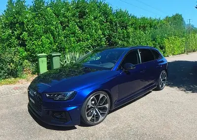 Audi RS4 Avant 2.9 V6 TFSI — Break sportif 450 ch, châssis Öhlins, état impeccable — side view