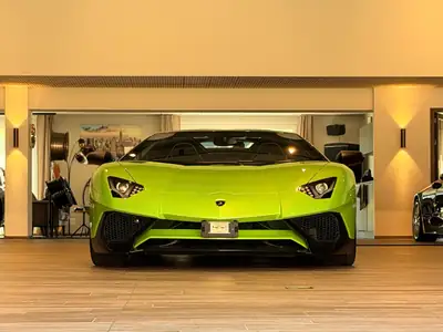 Lamborghini Aventador SV LP750-4 Superveloce Roadster — Légende V12 + MV Agusta exclusive — vue extérieure