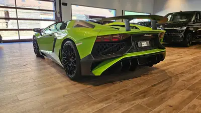 Lamborghini Aventador SV LP750-4 Superveloce Roadster — Légende V12 + MV Agusta exclusive — arrière