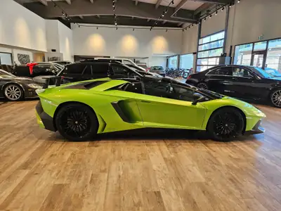 Lamborghini Aventador SV LP750-4 Superveloce Roadster — Légende V12 + MV Agusta exclusive — Miniature 8