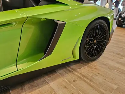 Lamborghini Aventador SV LP750-4 Superveloce Roadster — Légende V12 + MV Agusta exclusive — Miniature 11
