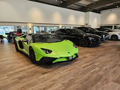 Lamborghini Aventador SV LP750-4 Superveloce Roadster — Légende V12 + MV Agusta exclusive — Miniature 10