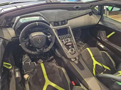 Lamborghini Aventador SV LP750-4 Superveloce Roadster — Légende V12 + MV Agusta exclusive — Miniature 13