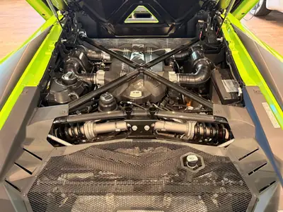 Lamborghini Aventador SV LP750-4 Superveloce Roadster — Légende V12 + MV Agusta exclusive — Miniature 21