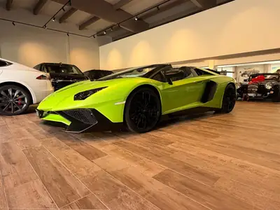 Lamborghini Aventador SV LP750-4 Superveloce Roadster — Légende V12 + MV Agusta exclusive — Miniature 23