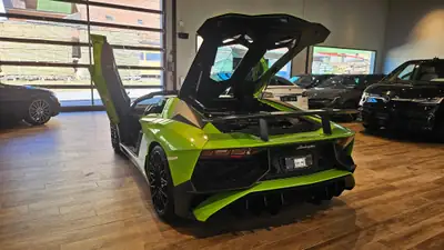 Lamborghini Aventador SV LP750-4 Superveloce Roadster — Légende V12 + MV Agusta exclusive — Miniature 27