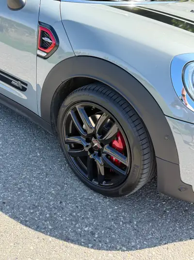 MINI Countryman 2.0i John Cooper Works ALL4 — Sportivité et polyvalence en 4 roues motrices — cruscotto