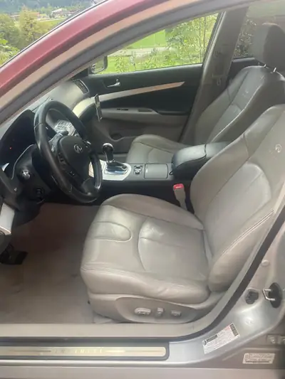 INFINITI G37 X AWD — Berline sportive à transmission intégrale, 400 ch de pure performance — détail