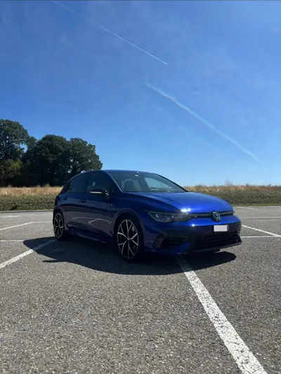 VW Golf 2.0 TSI R DSG 4motion — Performance intégrale et technologie avancée — vue extérieure